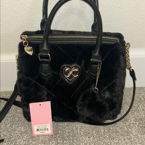 Elegant Black Quilted Handbag